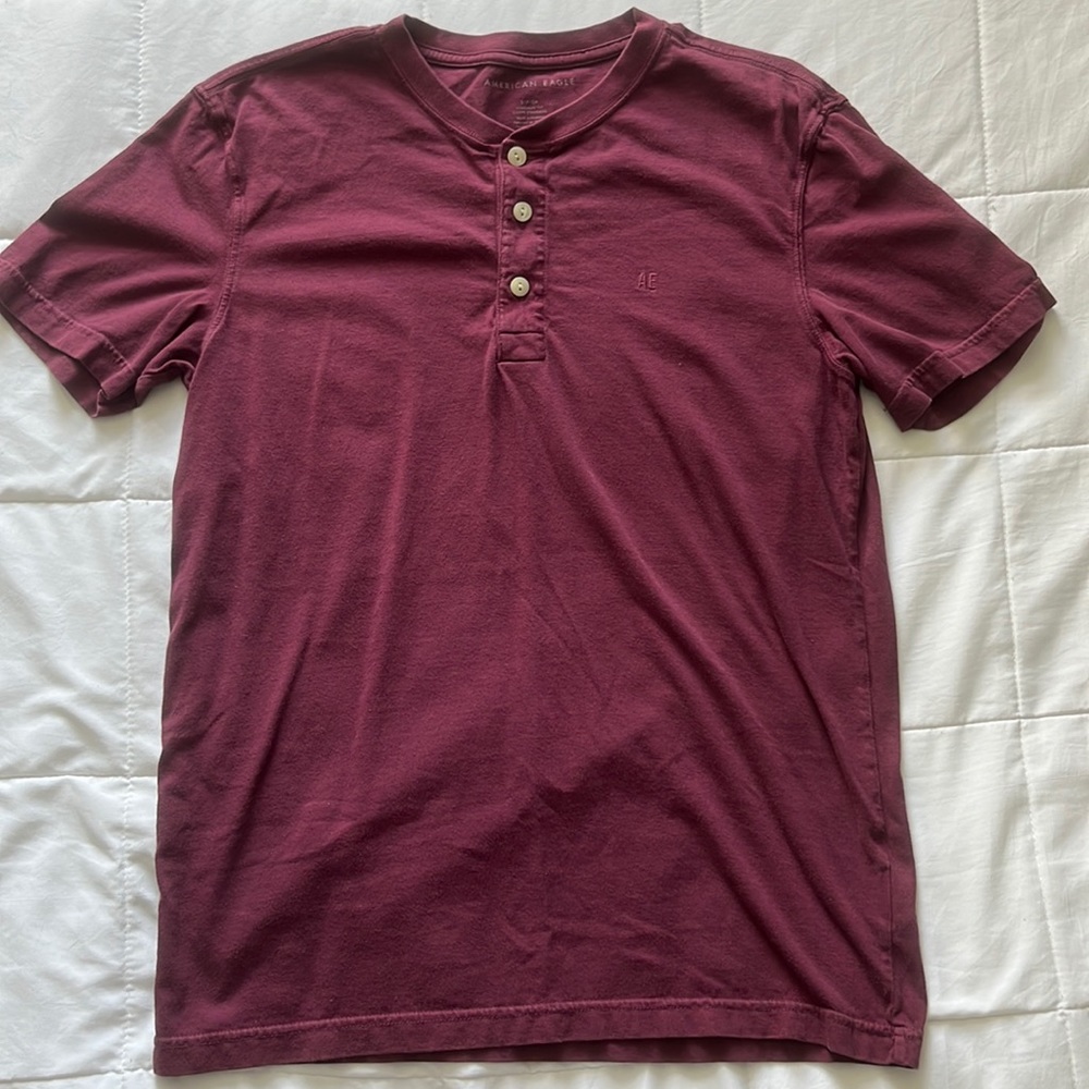 Maroon American Eagle shirt